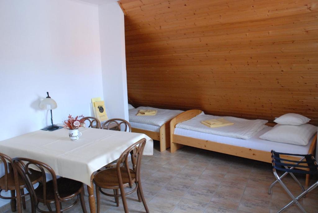 Hotel U Ruze Slavonice Room photo